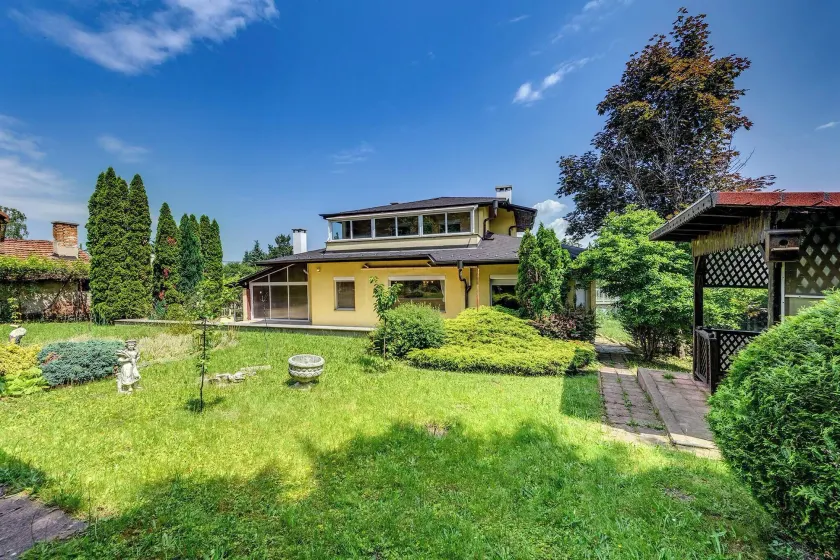 Villa Boyana City & Relax with Hot Jacuzzi and Sauna by BookVillaBG - Image 1