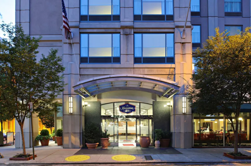 Hampton Inn Philadelphia Center City-Convention Center - Image 1