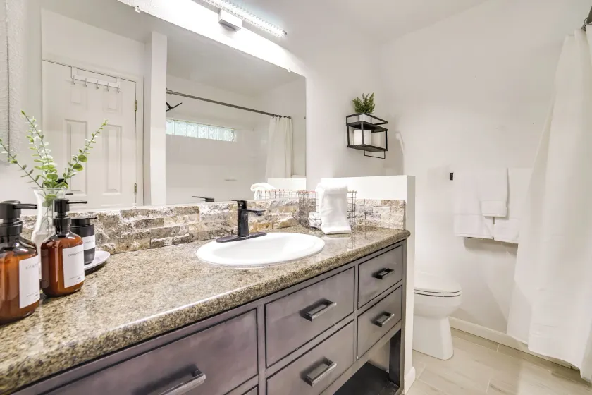 2 Mi to Lake Sammamish State Park! Modern Duplex - Interiör