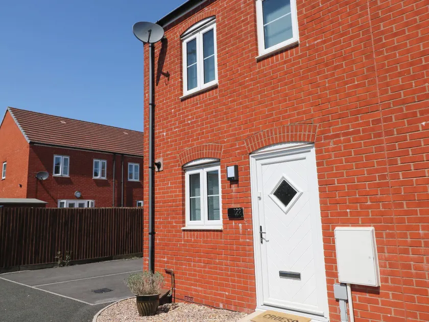 Ty Bach Twt Llanelli - Image 1