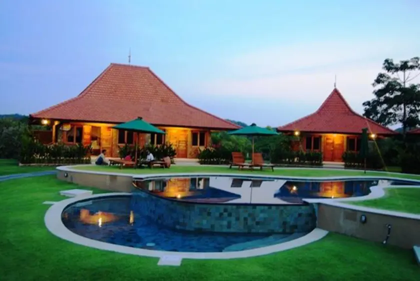 Three Monkeys Villas - Image 1