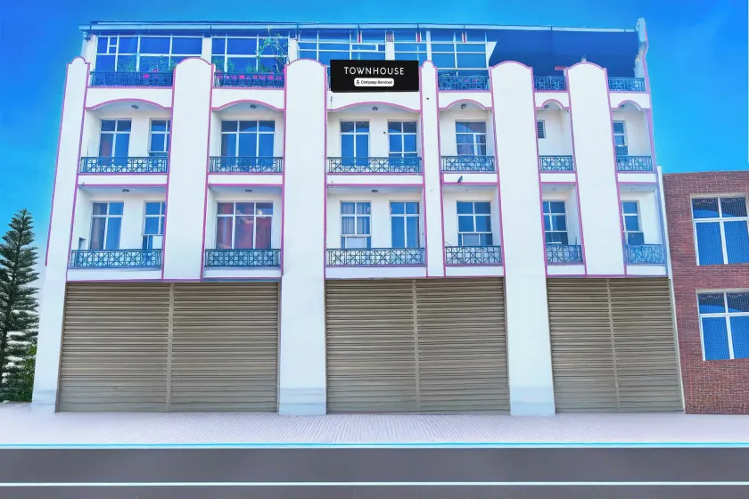 Townhouse Hathroi Market - Image 1