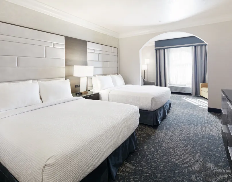 Best Western Plus Abbey Inn - Image 1