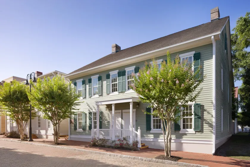 Residence Inn Savannah Downtown Historic District - Image 1