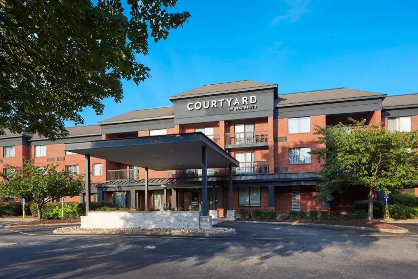 Courtyard Newport News Yorktown - Image 1