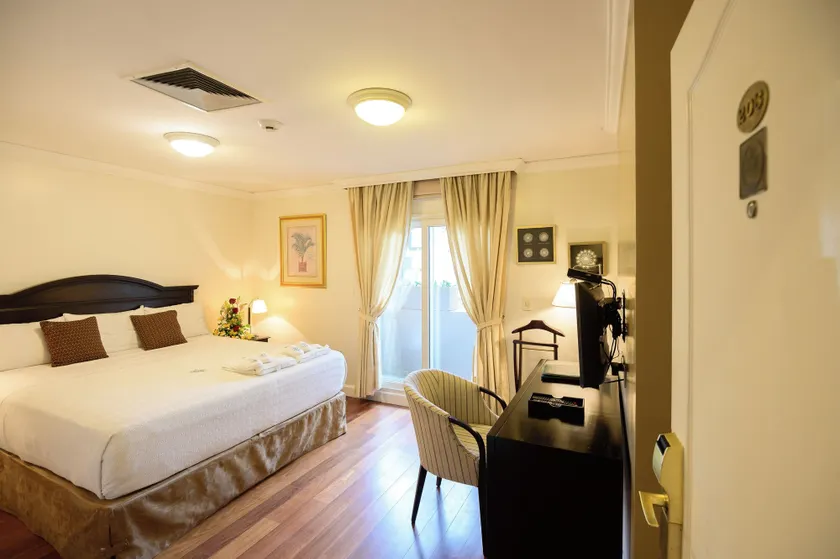Hotel Villa Morra Suites - Image 1