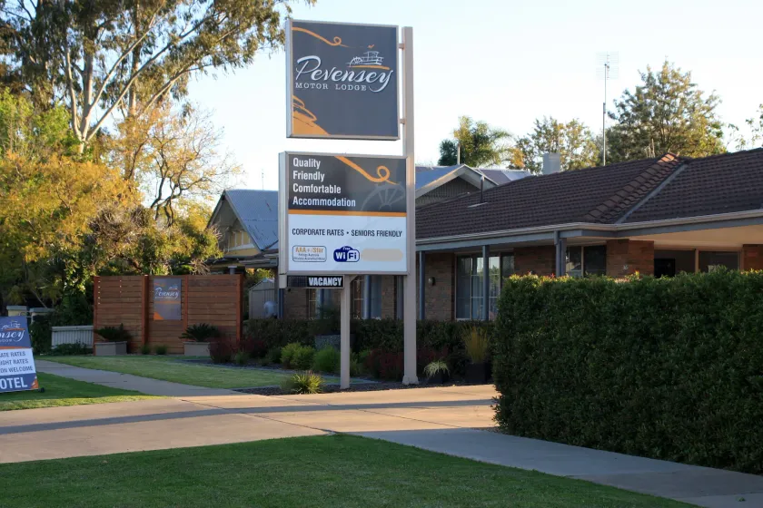 Pevensey Motor Lodge - Image 1