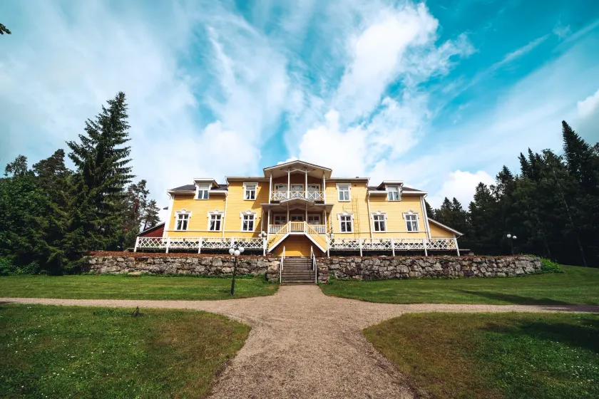 Karolineburg Manor House Hotel - Image 1