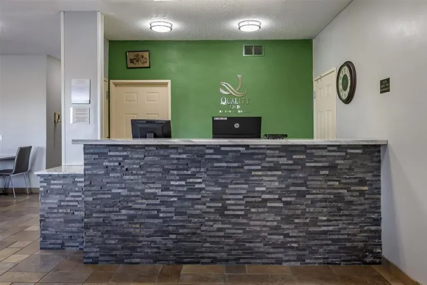 Quality Inn Kirksville - Lobby