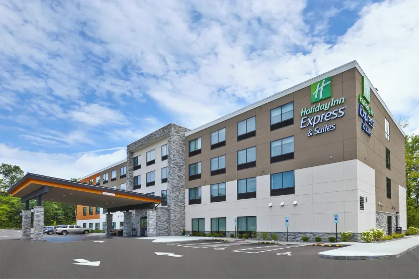 Holiday Inn Express & Suites Painesville - Concord by IHG - Image 1