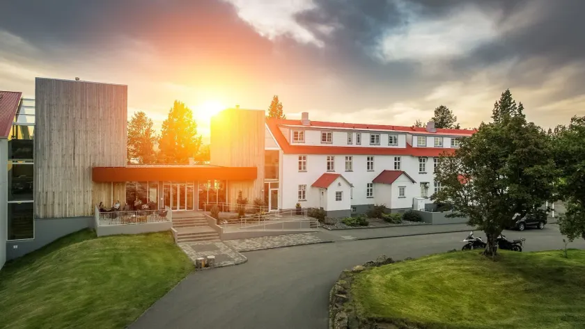 Gistihúsið - Lake Hotel Egilsstadir - Image 1