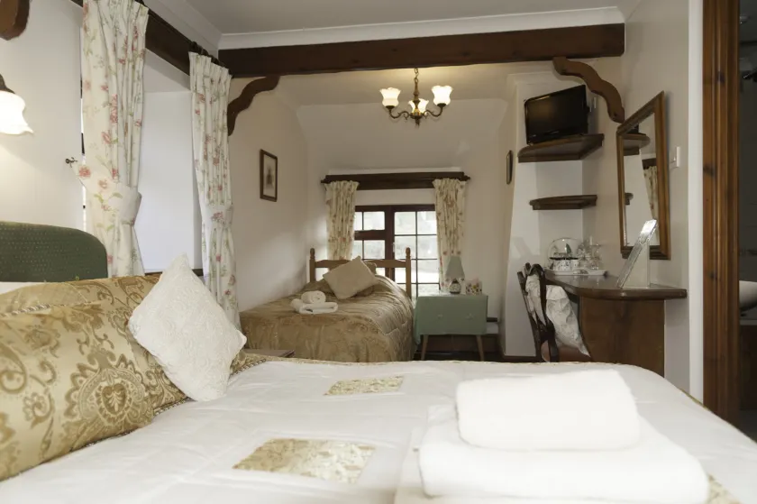 Burton Farmhouse - Image 1