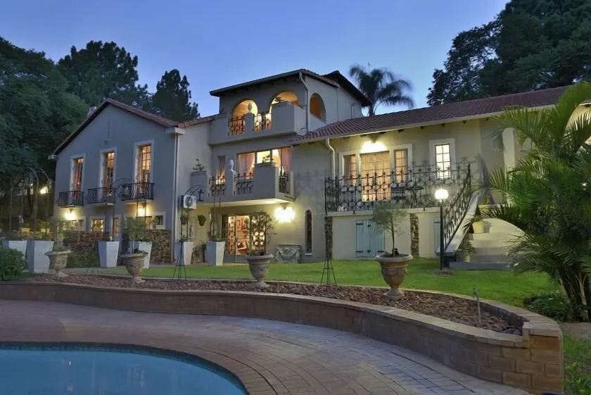 Duke & Duchess Boutique Hotel - Image 1