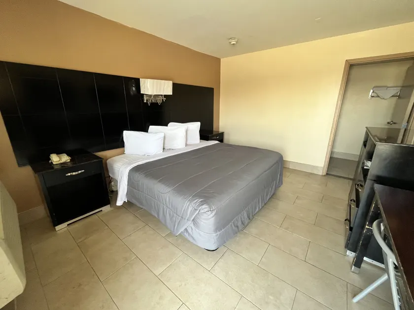 Circle Motor Lodge - Image 1