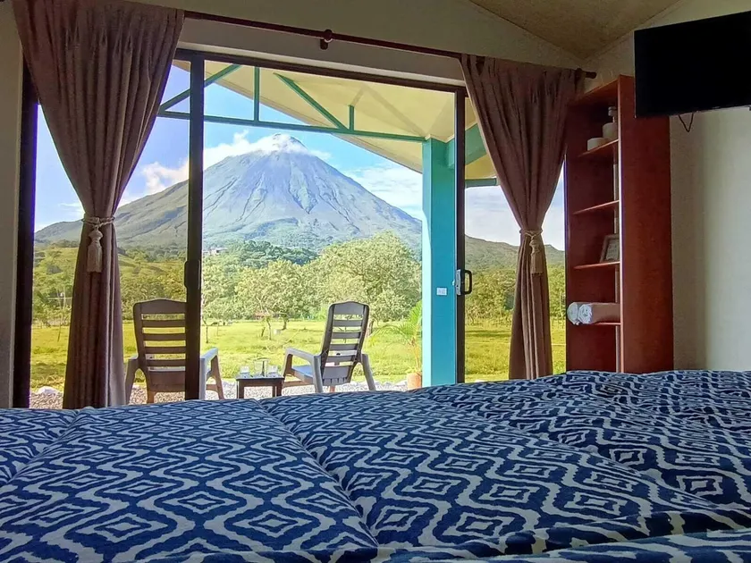 Boutique Villa with Jacuzzi & Stunning Arenal Views Villa Luna 1 - Chambre