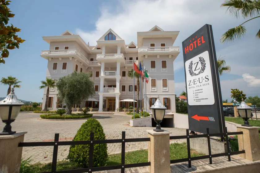 Hotel Vila Zeus - Image 1