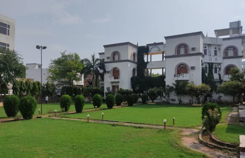 Hotel Sanctuary Resort - Image 1
