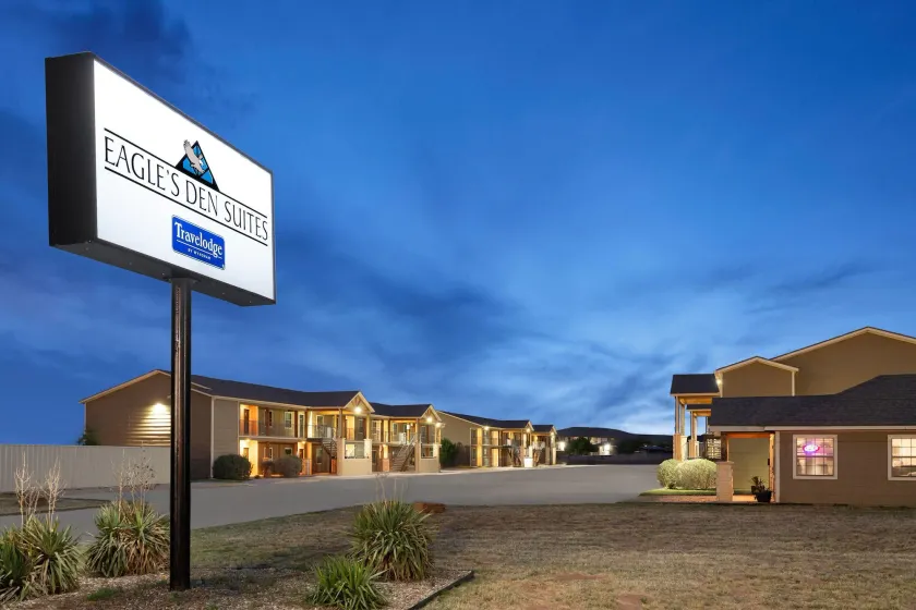 Eagle's Den Suites Andrews a Travelodge by Wyndham - Image 1