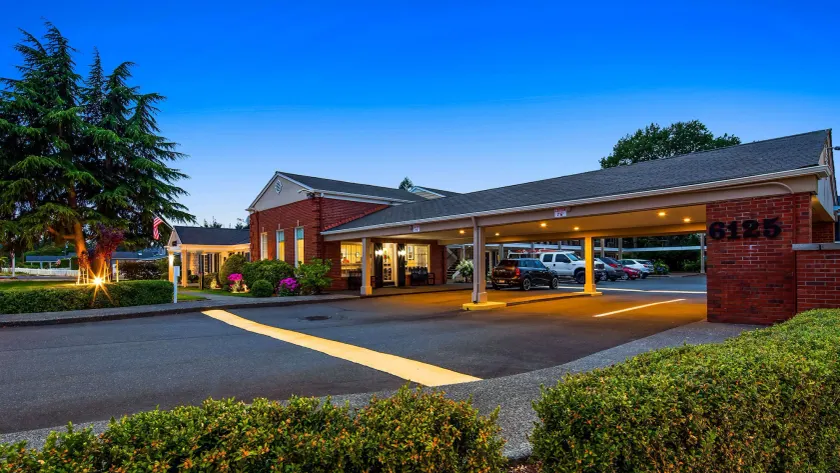 Best Western Lakewood- Historic Landmark - Image 1