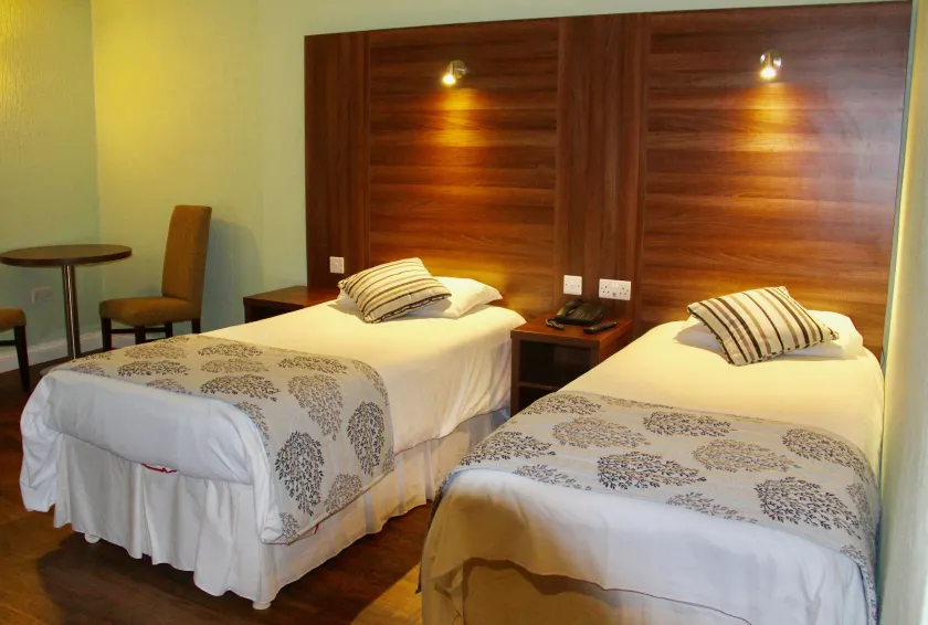 Oliver Cromwell Hotel - Room