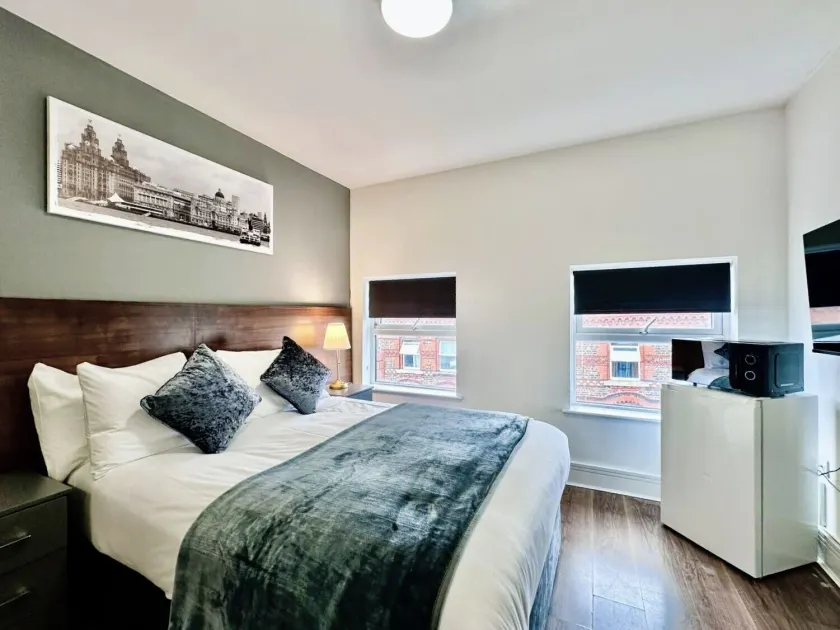 Trivelles Liverpool - Image 1