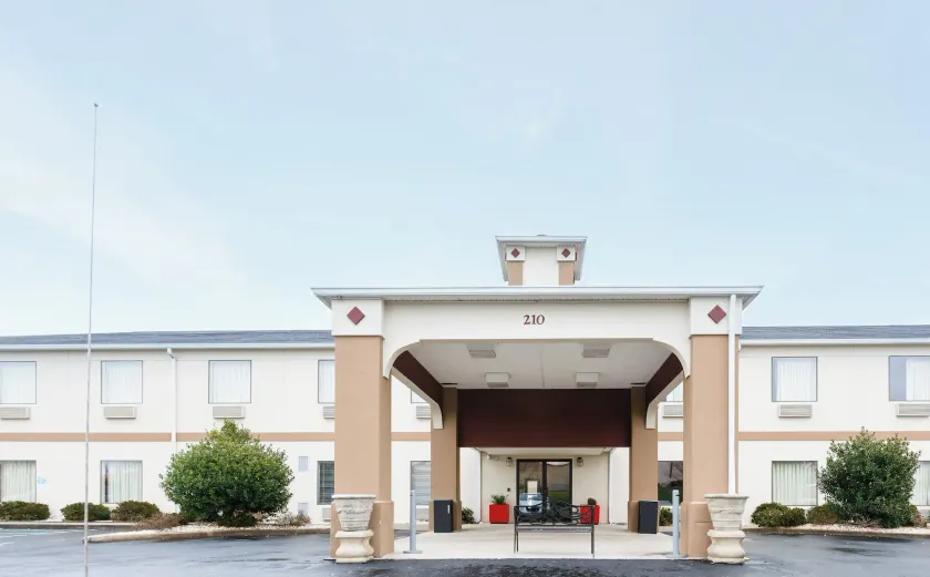 Red Roof Inn PLUS+ Danville, KY - Image 1