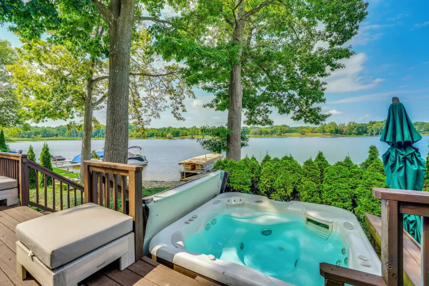 Dock, Hot Tub & More! Lakefront Ortonville Oasis - Image 1
