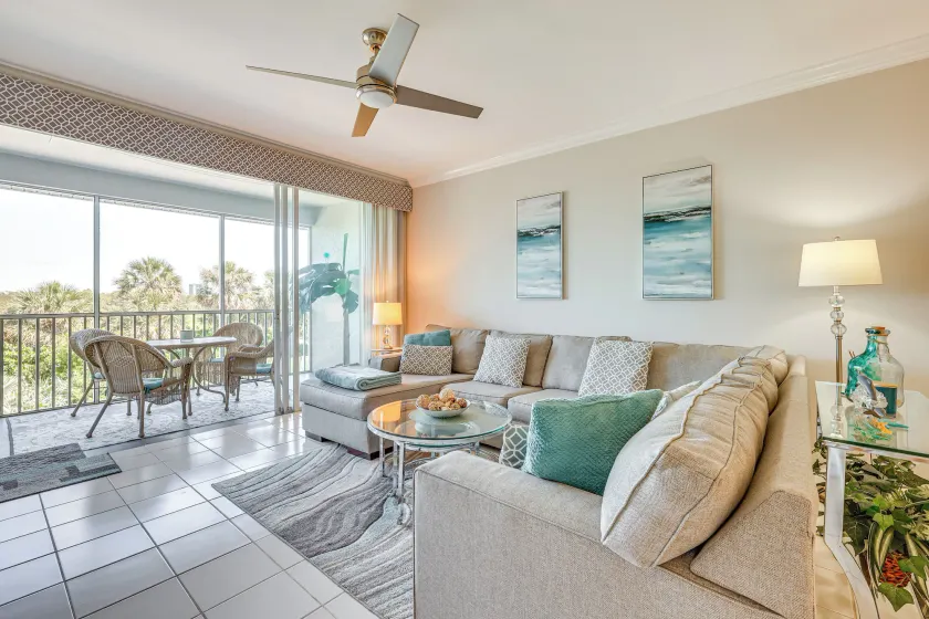 Sleek Naples Condo w/ Balcony: Snowbirds Welcome! - Image 1