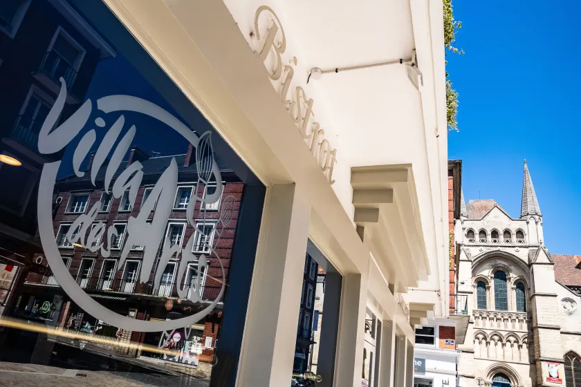 BRIT HOTEL PRIVILEGE LISIEUX - La Villa des Arts - Image 1