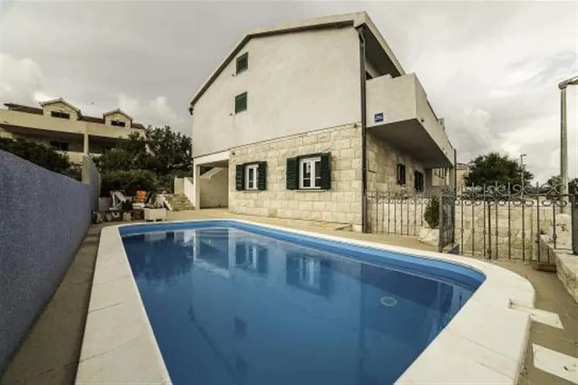 Apartments Villa Iva - Image 1