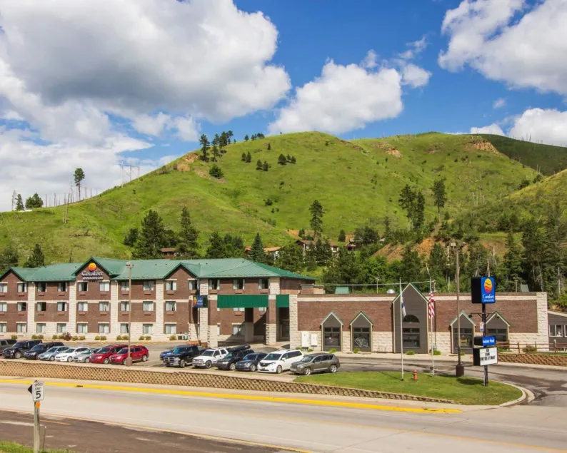 Comfort Inn & Suites Deadwood - Image 1