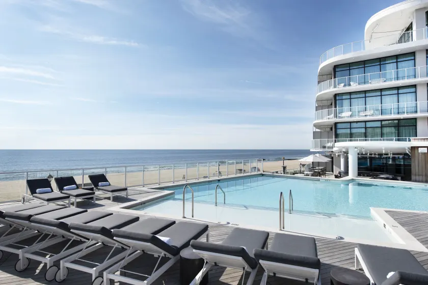 Wave Resort - Image 1