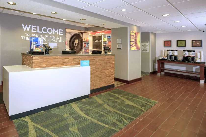 Hampton Inn Hays-North of I-70 - Image 1