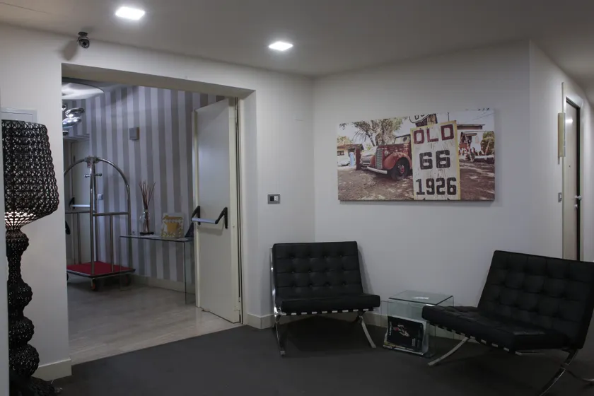 Home Club Suite Hotel - Image 1