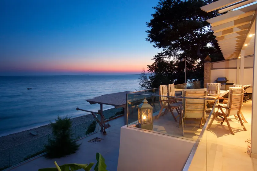 Infinity Beach House by KLV - Image 1
