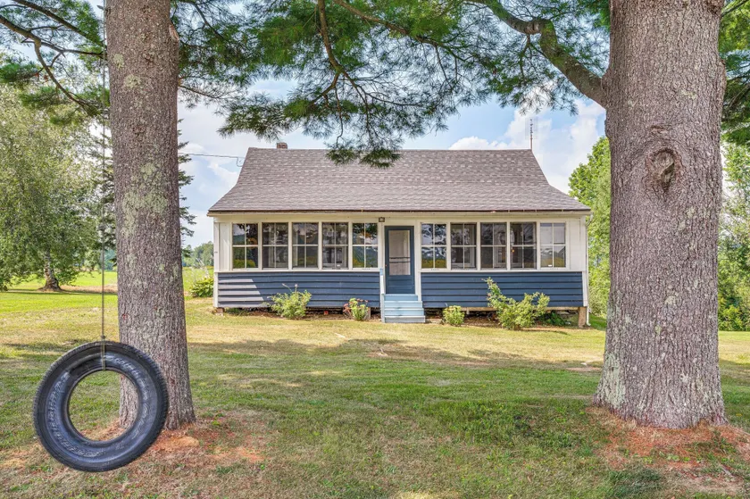 < 1 Mi to Lake: Mtn-view Cabin w/ Porch in Newport - Image 1