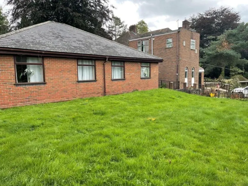 Burleigh House - Image 1