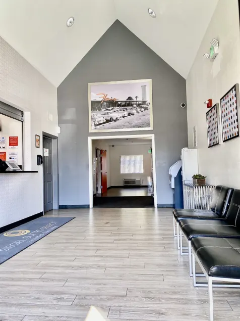 Siegel Select Flamingo - Lobby