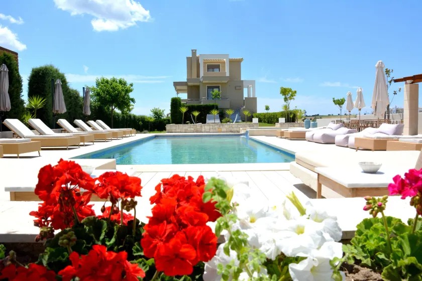 Niovi Boutique Apartments - Image 1