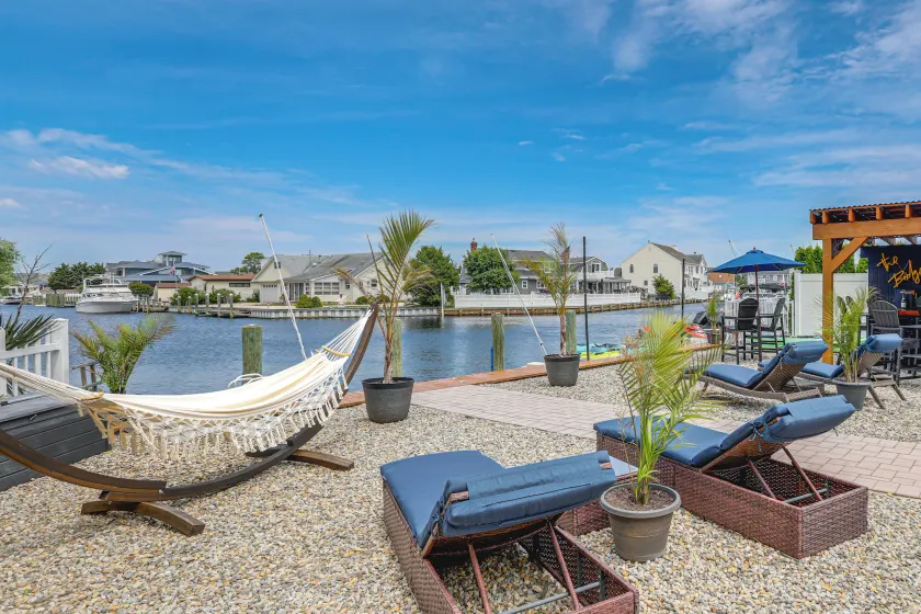 Canal-front Backyard Oasis! Jersey Shore Retreat - Image 1