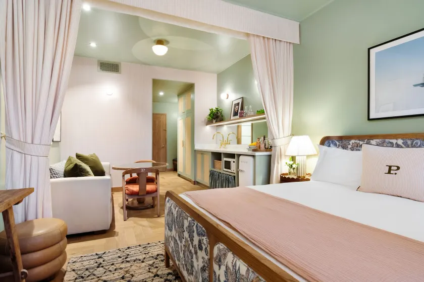 Palihouse Hyde Park Village - Image 1