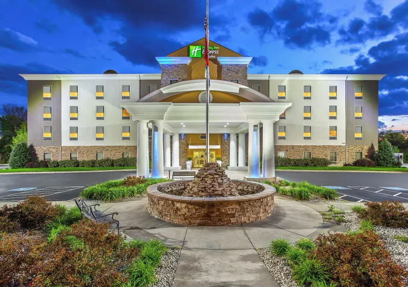 Holiday Inn Express & Suites Morristown by IHG - Image 1