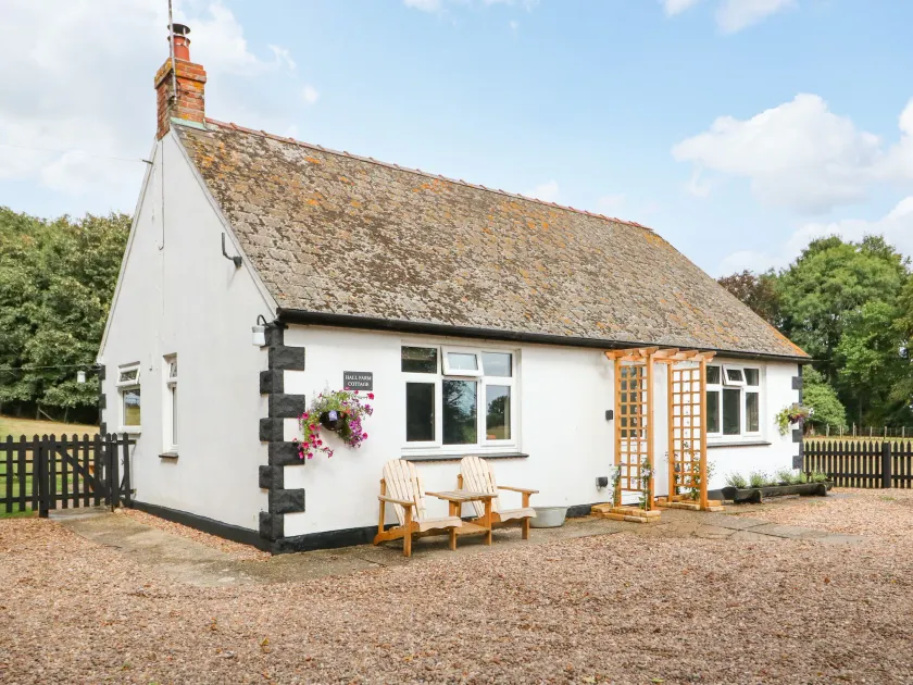 Hall Farm Cottage - Image 1