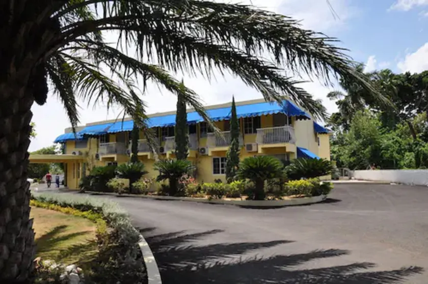 Tamarind Tree Resort - Image 1