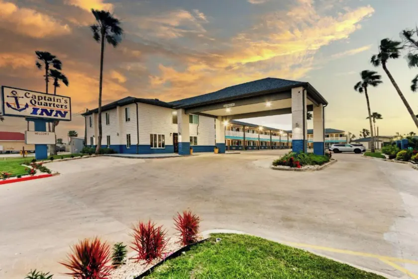 Captains Quarters Inn Port Aransas TX - Image 1