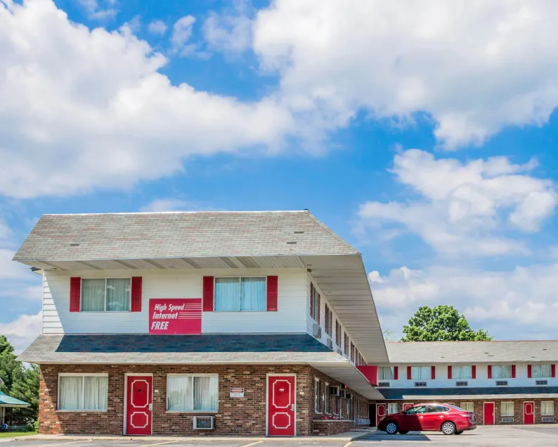 Rodeway Inn Kalkaska - Image 1