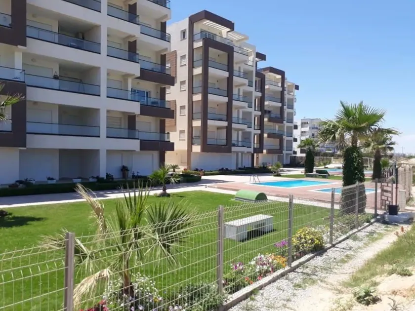 Beach Front Luxury Living Apartment - Image 1