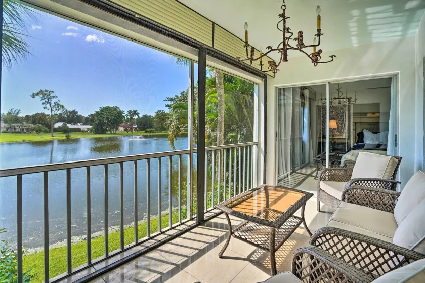 Relaxing Condo w/ Screened-In Lanai, 4 Mi to Beach - Interiör