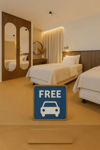 Hotel Flaneur - Image 1