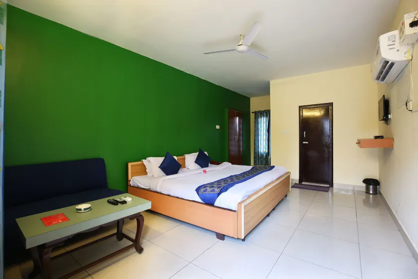 Hotel O Rajmahal - Image 1